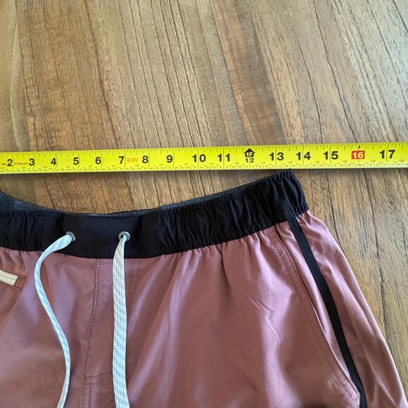 Vuori Men's Banks Hybrid Shorts - Size M - Picture 3 of 6